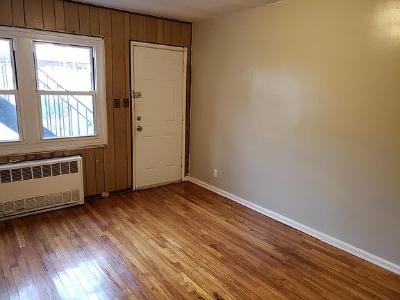 5th image of 1061 E 102nd St #2