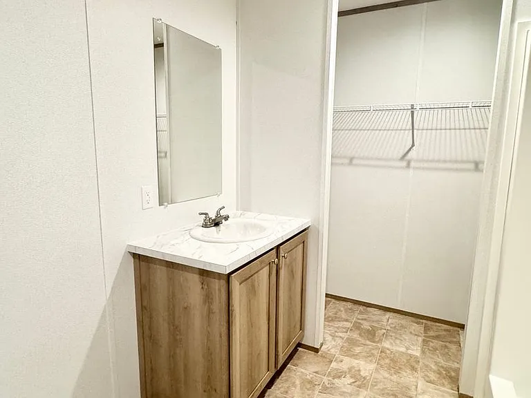 2500 Newton Rd — Photo 10