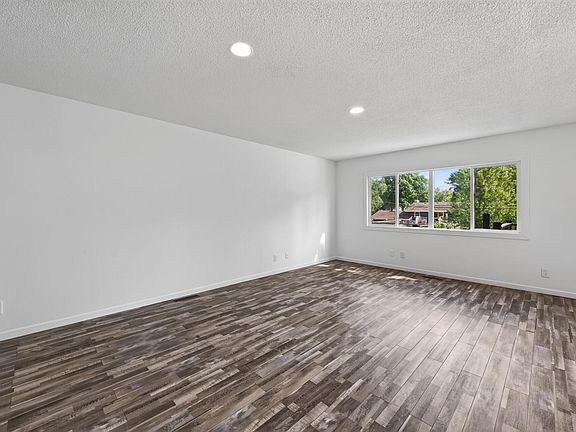 5th image of 8041 60 1/2 Ave N