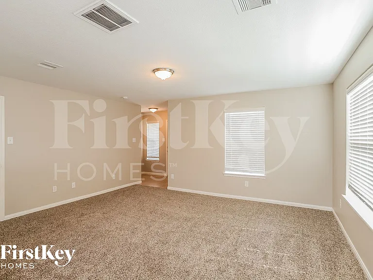 6722 Clover Walk Ln — Photo 2