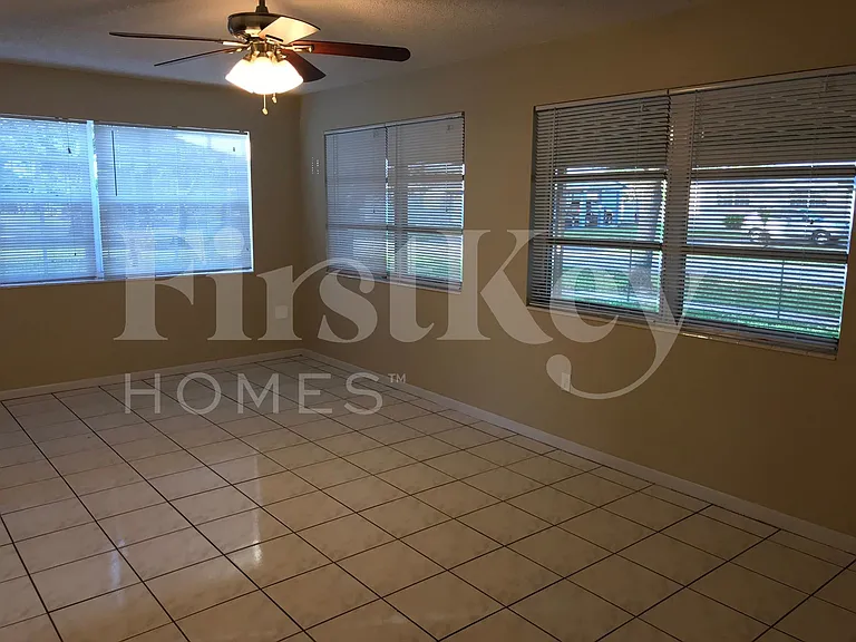 4896 NW 6th Ct — Photo 10