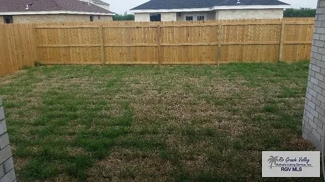 3 bed, 2.0 bath, 1200 sqft, $1,250 — Photo 4