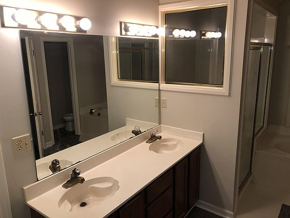 4th image of 6770 Castlegate Ln