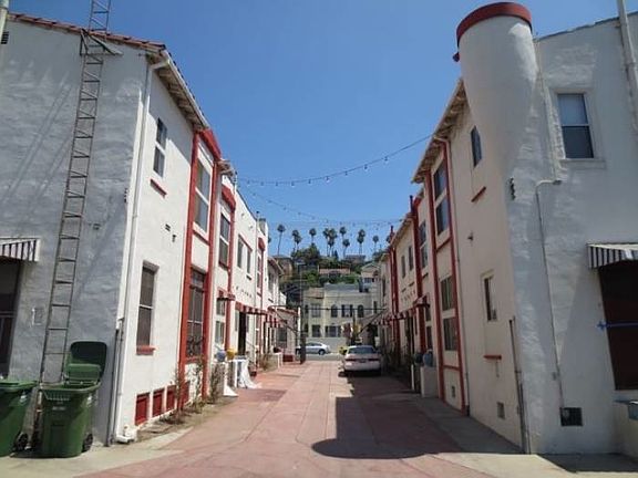 2nd image of 1425 Echo Park Ave APT 5