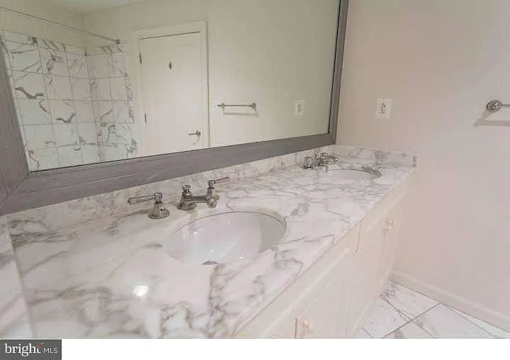 201 N 8th St #1-109 — Photo 21