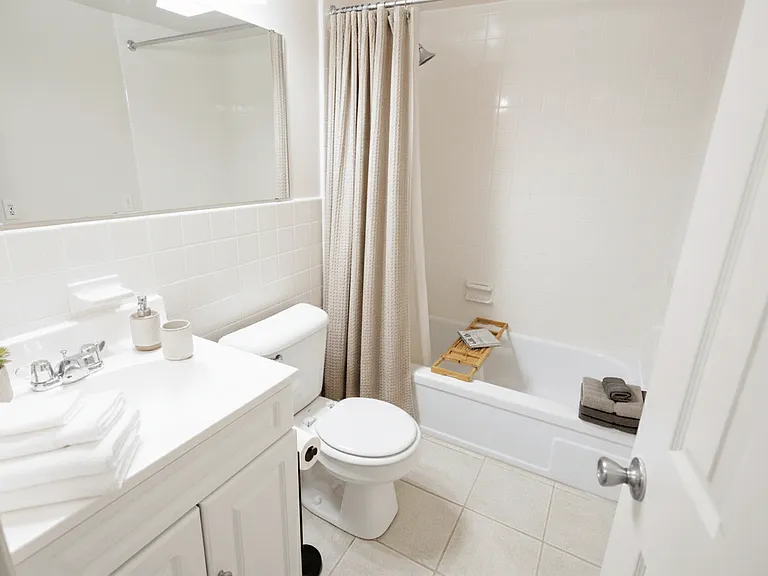 Woodmere Apartments — Photo 15