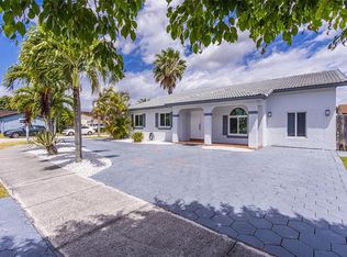 15437 SW 179th Ter, Miami, FL 33187