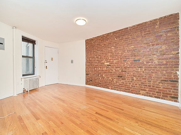 4th image of 319 E 95th St APT 20