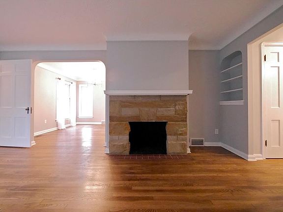 4th image of 4269 W 214th St