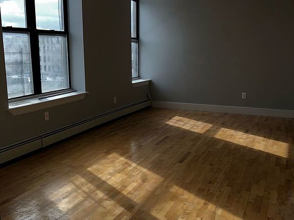 3rd image of 1451 Prospect Ave APT 4D