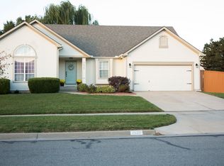 2627 N Ridgewood Dr, Wichita, KS 67220