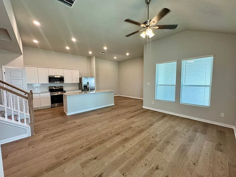 761 Staglin St #A — Photo 2