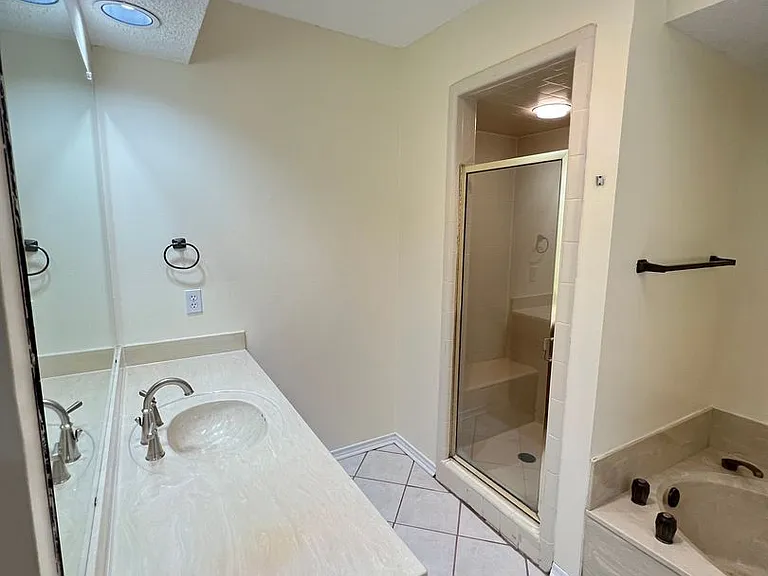 2312 Blue Cypress Dr — Photo 43