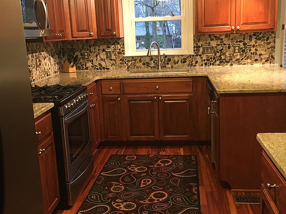 5th image of 1313 Sherwood Dr