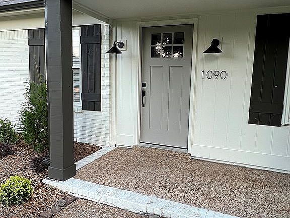 3rd image of 1090 Brado Dr