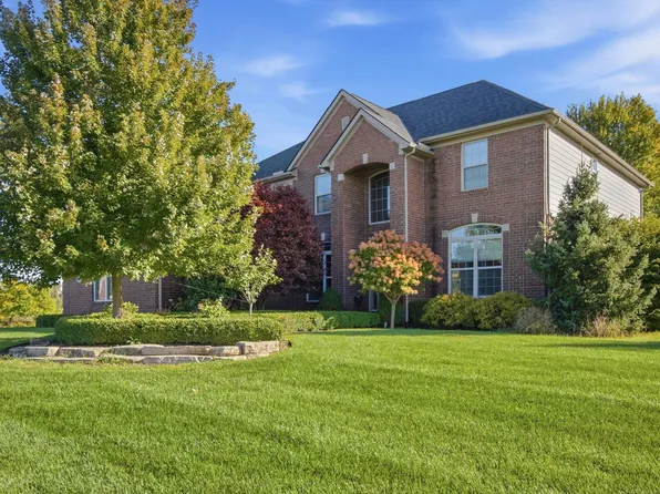 3526 Hawthorn Ct, Oakland, MI 48363