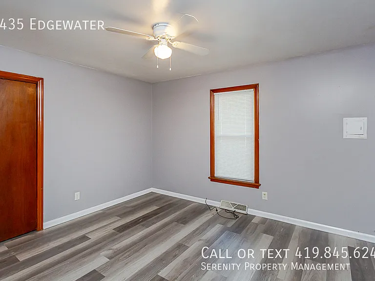5435 Edgewater Dr — Photo 8