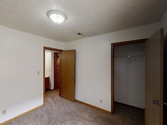 2nd image of 102 W Wood St #9250997