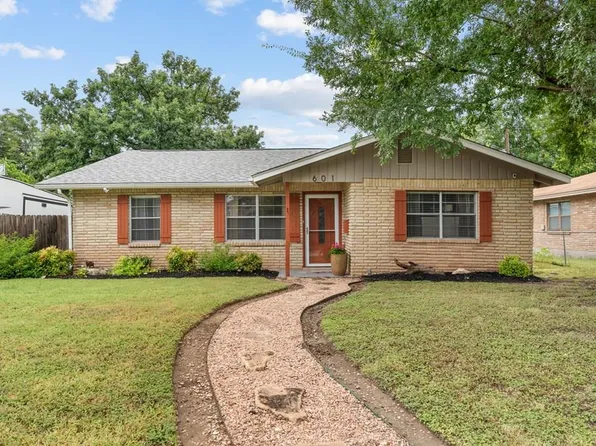 601 Lake Dr, Kerrville, TX 78028