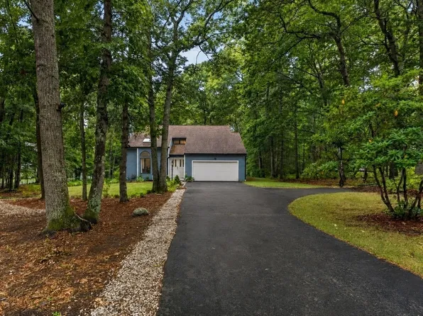 27 Walden Dr, South Easton, MA 02375
