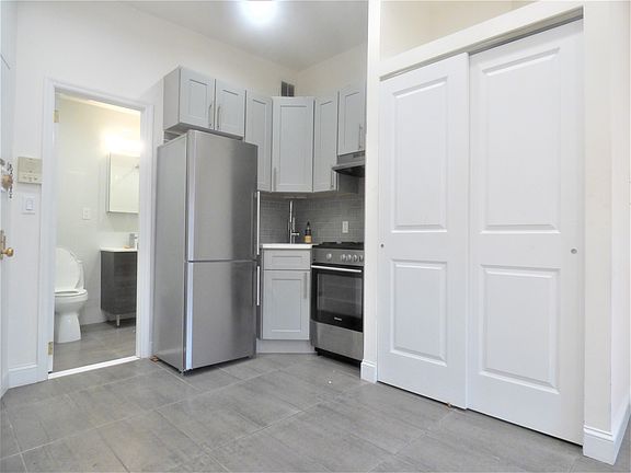 5th image of 1733 2nd Ave APT 4C