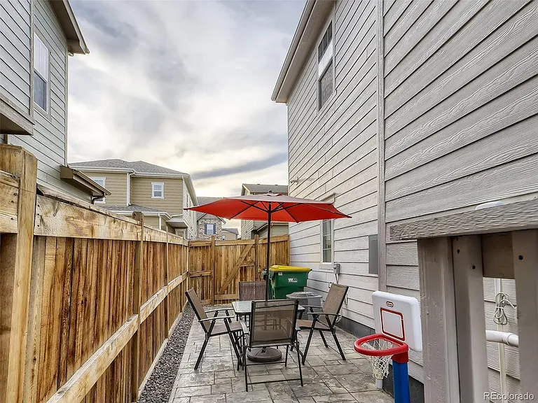 7572 S Yakima Ct — Photo 10