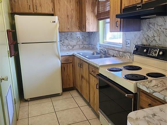 5th image of 218 Colonia Ln E Unit 218