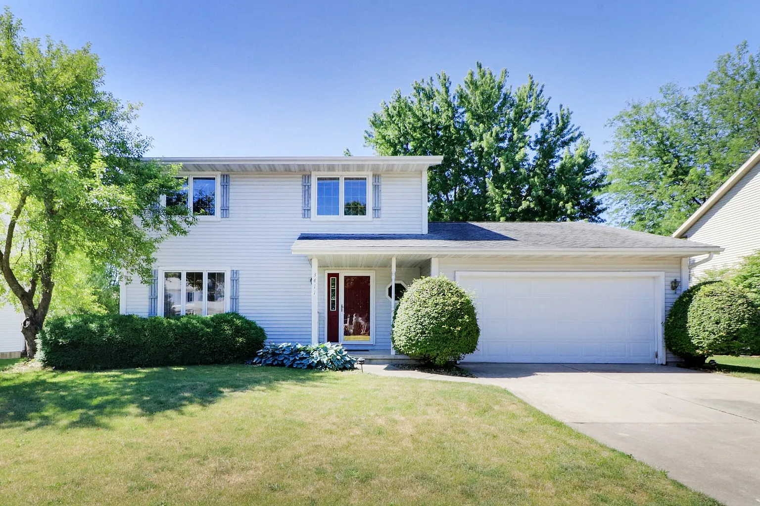 3411 Fountain Lake Dr photo 1