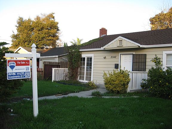2nd image of 2342 Poplar Ave