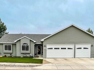 2301 12th Ave W, Williston, ND 58801