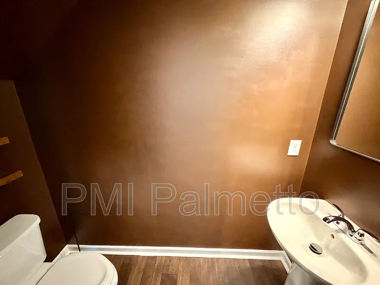 1074 Cornelia St — Photo 11