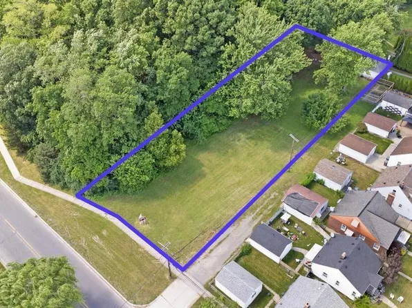 4901 Rosalie St, Dearborn, MI 48126