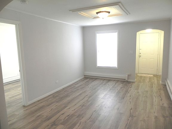 5th image of 6842 W Montrose Ave