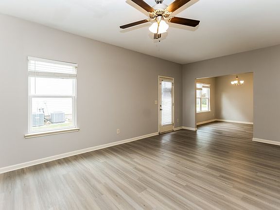 5th image of 107 Crescent Woode Way