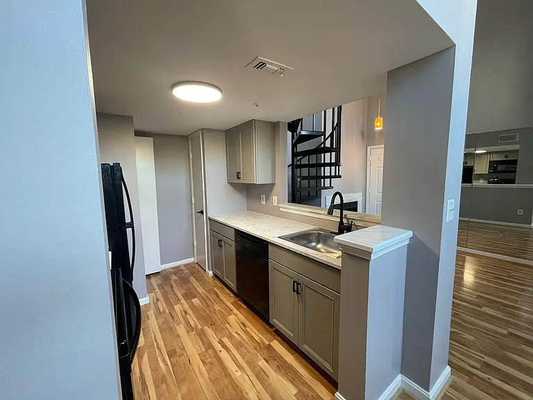 10421 Beacon Ridge Dr #303 — Photo 9