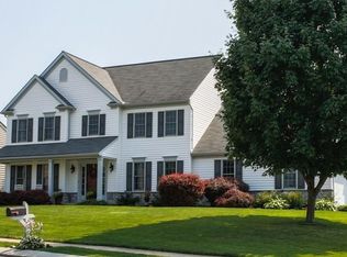 1824 Windrow Dr, Lancaster, PA 17602
