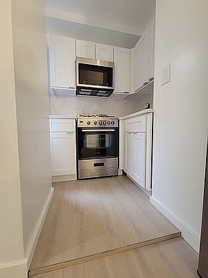 1st image of 201 E 35th St APT 6g