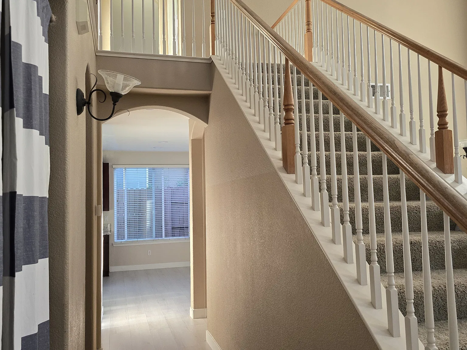 4 bed, 2.5 bath, 2250 sqft, $3,750 — Photo 2