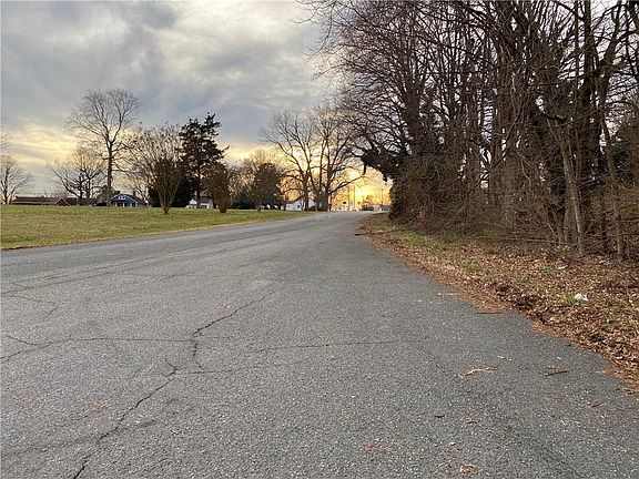 5th image of 0 Anthony St