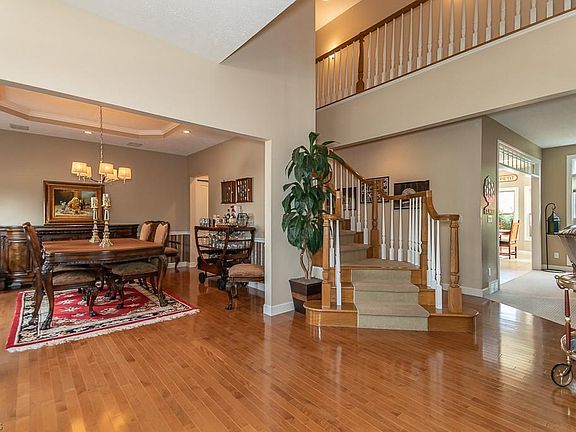 3rd image of 363 E Glen Eagle Dr