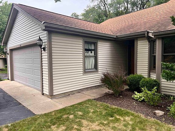 2nd image of 905 Salem Pl