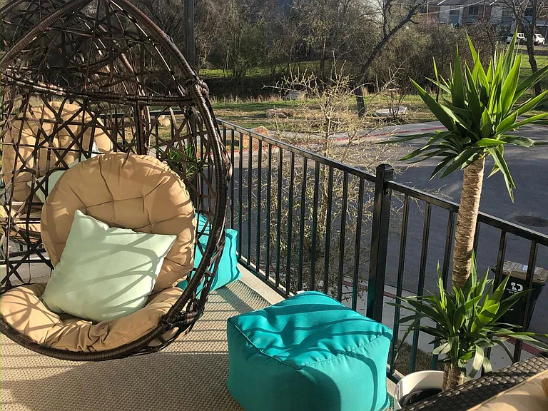 2nd floor patio. Great entertainment space