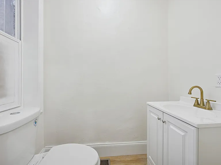 42 N Lindenwood St — Photo 4