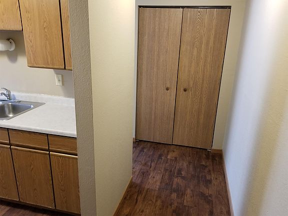 4th image of 505 Village Dr APT 12