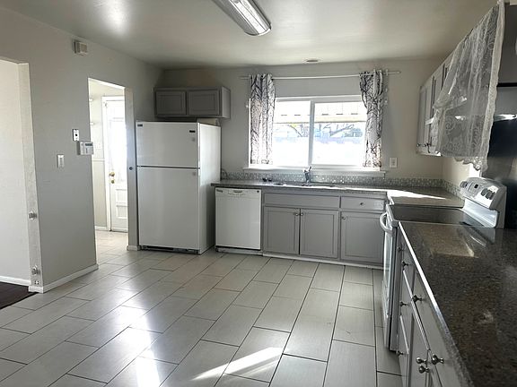 5th image of 2400 Cagua Dr NE