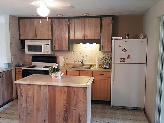3rd image of 601 Ravenna St Unit 3