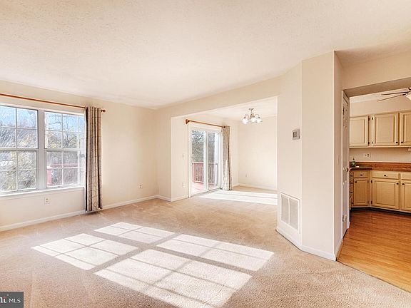 4th image of 2256 N Tollgate Cir