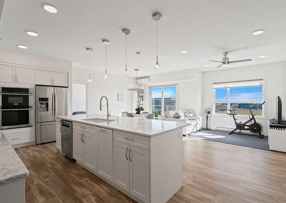 1st image of 20 N Seton Park SE #332