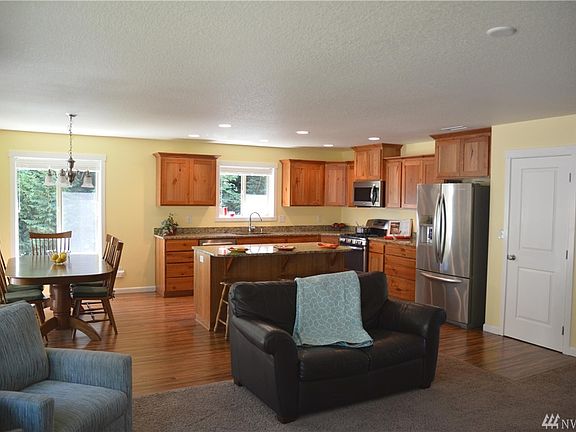 5th image of 411 Rocky Meadow Dr