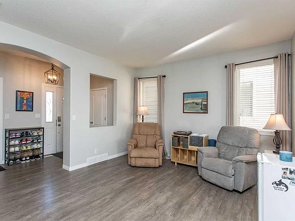 4th image of 86 W Vold Close
